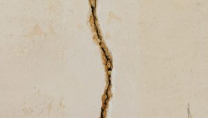 What is the Difference in Epoxy and Polyurethane in Concrete Crack Injections