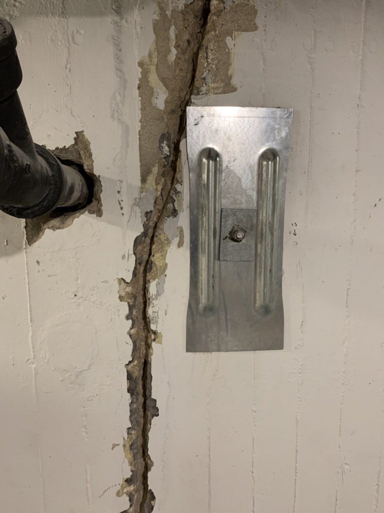 wall plate and cracked wall